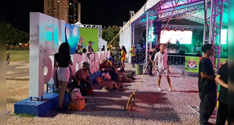 Desfile das campeãs agitou a noite em PG |