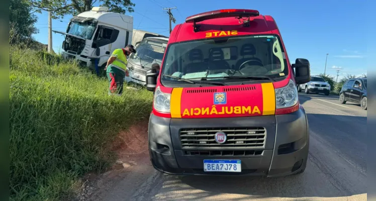 Além dos Bombeiros, equipe do Departamento de Estradas de Rodagem (DER/PR) foi acionado.