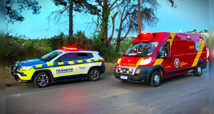 Agentes do Departamento de Trânsito e do Corpo de Bombeiros foram acionados.