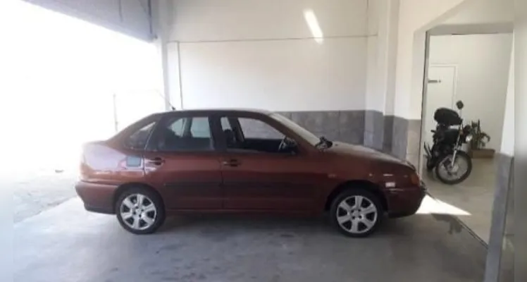 Carro foi roubado no último domingo (4) |