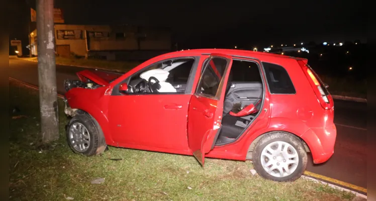 Acidente aconteceu na madrugada deste sábado (20) 