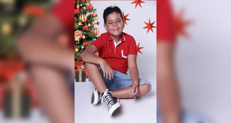 Agência de modelos Max Fama fez este editorial com combinações com peças simples para a noite de Natal.