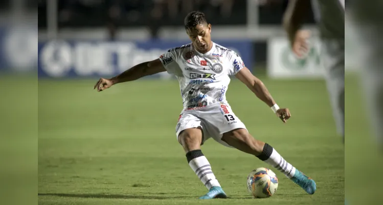 A torcida, quase ao final do segundo tempo, se revoltou com a comissão técnica pela atuação do time.