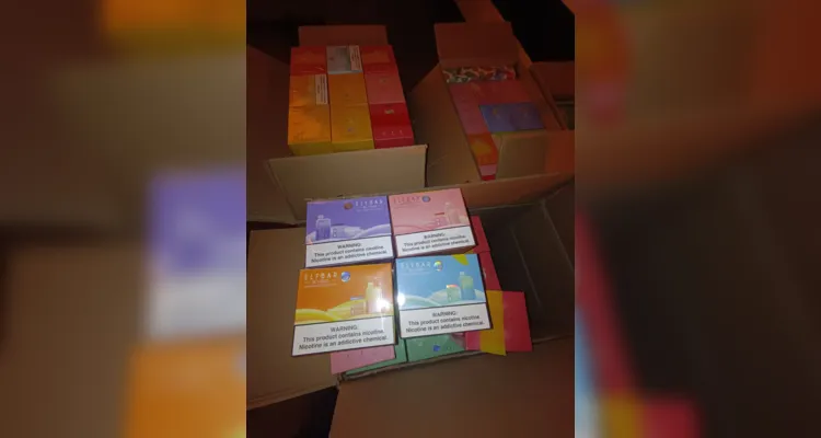 Polícia Militar apreende 12 mil cigarros eletrônicos em Piraí do Sul