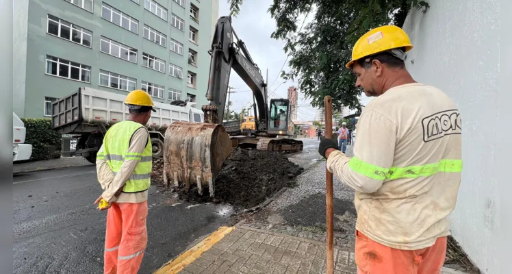 Prefeitura realiza obras e bloqueia ruas na região central de Ponta Grossa