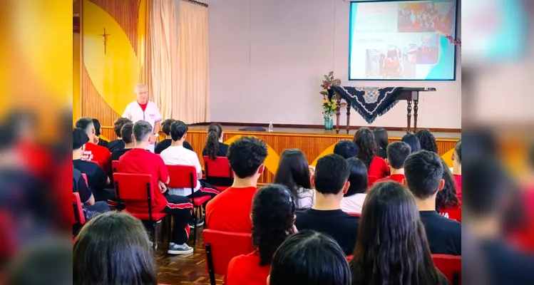 Ao todo, quatro 'itinerários' foram apresentados pelos professores.