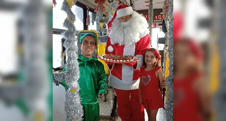 Duende, Papai Noel e Sophia celebram o aniversário da menina em ônibus da VCG   