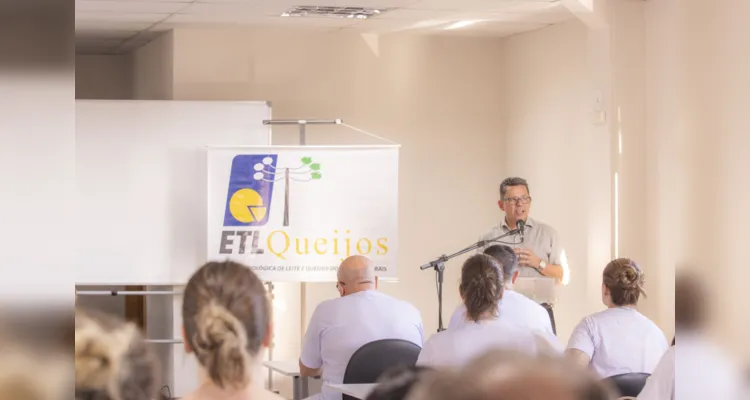 O dia foi repleto de palestras durante o 11º Workshop Internacional de Leite e Queijos. 