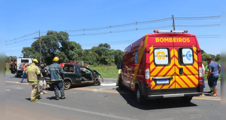 A situação aconteceu por volta das 10h da manhã e envolveu cinco vítimas