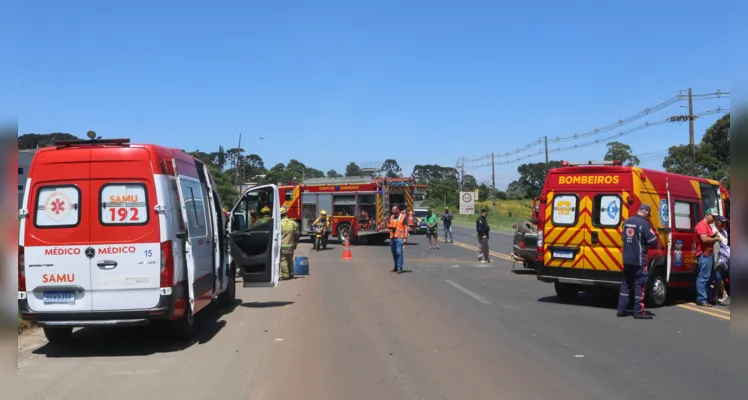 A situação aconteceu por volta das 10h da manhã e envolveu cinco vítimas