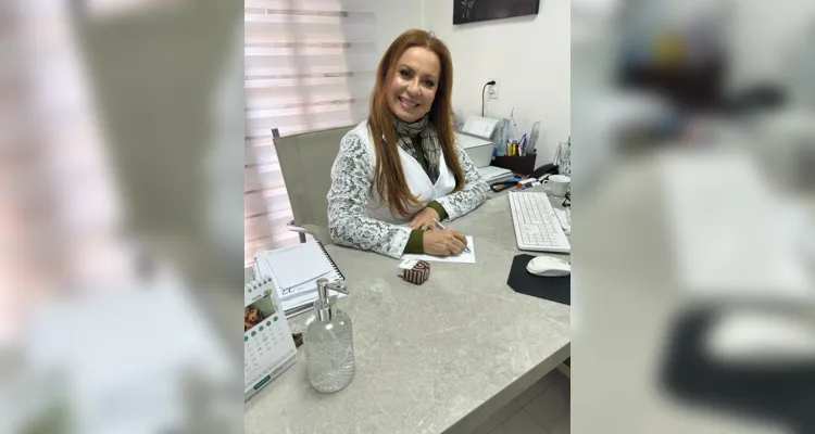 Médica ginecologista, é especialista em cuidado da mulher madura, sexualidade feminina e rejuvenescimento íntimo.