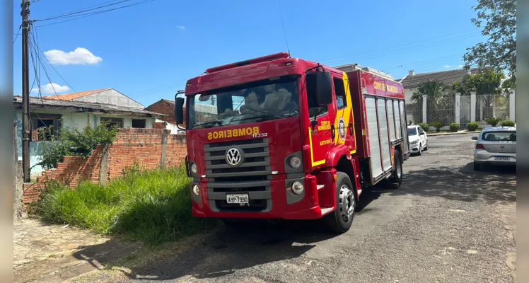 Segundo informações levantadas no local, havia uma ligação elétrica entre a casa da frente e a casa dos fundos do terreno.