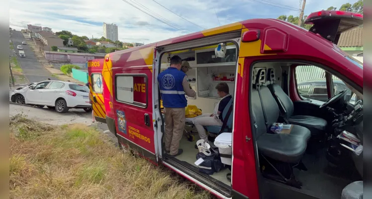 O motorista do Peugeot teve um ferimento no ombro esquerdo e foi encaminhado ao Hospital Geral Unimed.