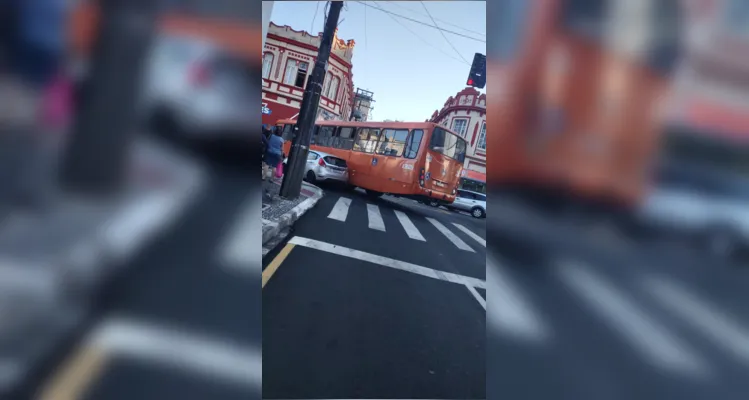 Trânsito apresentou lentidão no local