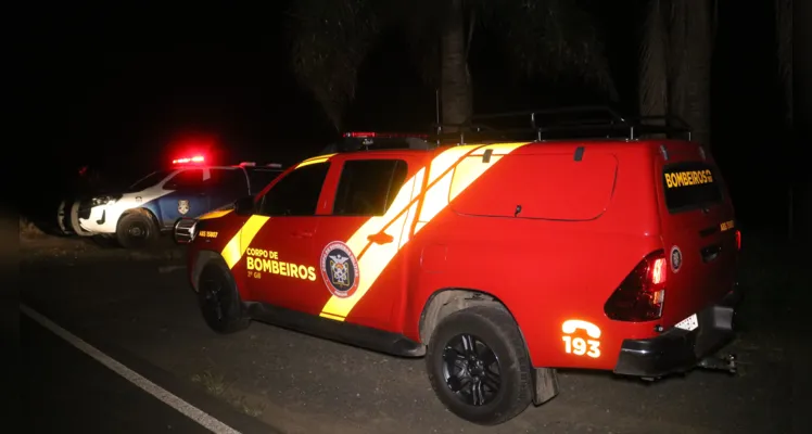 Fiat Palio colidiu com o muro de uma chácara após o acidente