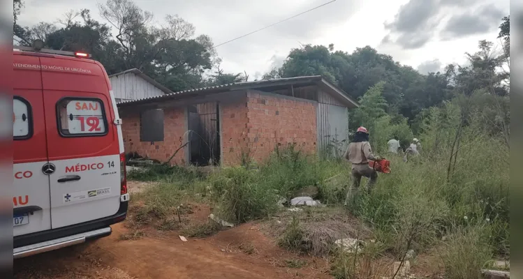 Residência fica próximo ao acesso para a avenida Siqueira Campos