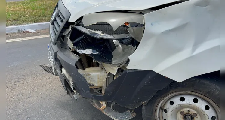 A Polícia Rodoviária Estadual esteve no local realizando teste de etilômetro no motorista no carro e o resultado deu negativo. 