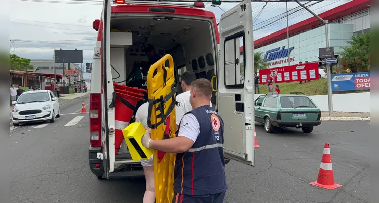 Acidente ocorreu na Avenida Monteiro Lobato e envolveu um Fiat Pálio, uma caminhonete Ford Ranger, uma caminhonete Chevrolet S10 e uma motocicleta Yamaha 150.