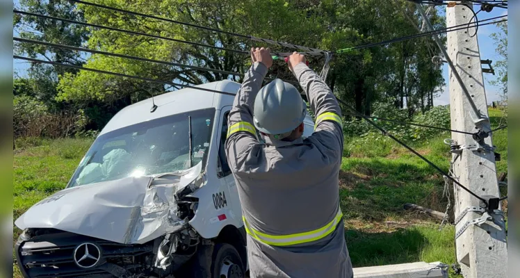 Apesar do forte impacto, o motorista não se feriu