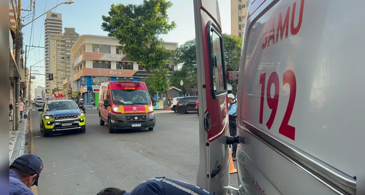 Atropelamento deixa duas vítimas no centro de Ponta Grossa