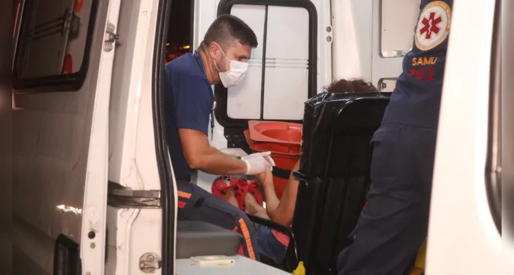 Freezer pega fogo e causa incêndio em supermercado em PG