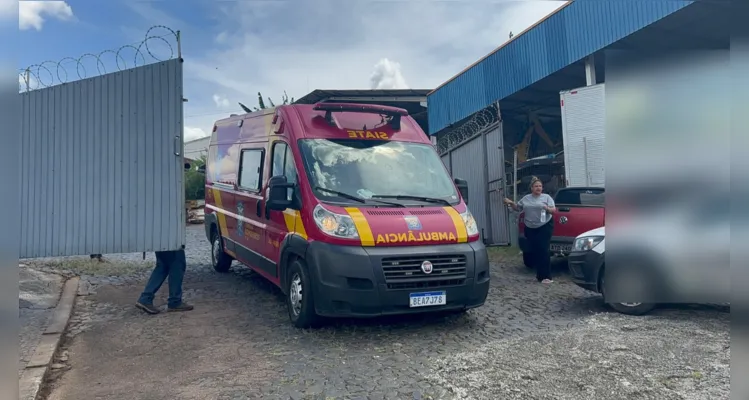 Homem cai de cinco metros de altura em empresa na Taunay