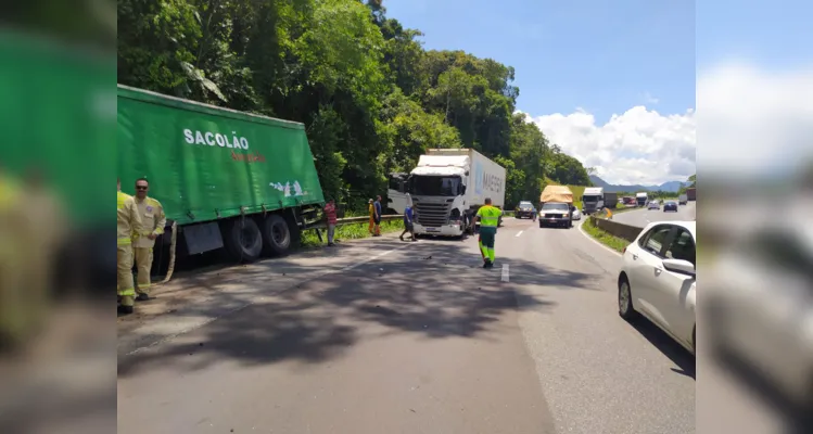 Grave acidente na Serra do Mar mobiliza resgate aéreo