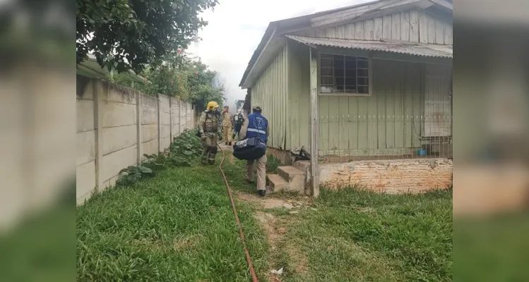 Idosa morre durante incêndio em residência no Lagoa Dourada