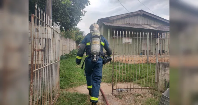 Idosa morre durante incêndio em residência no Lagoa Dourada