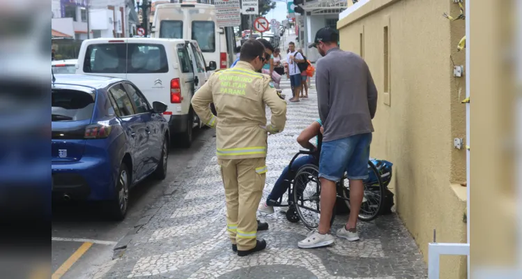 Acidente ocorreu no cruzamento das ruas Francisco Ribas e Francisco Búrzio.