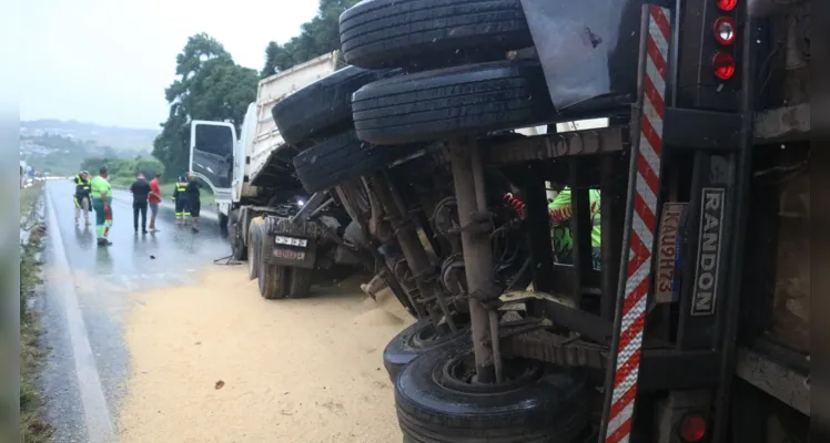 Acidente gera congestionamento de 8 km em PG; veja fotos