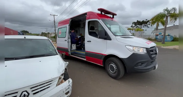 Acidente envolveu um Renault Logan e uma Titan 150.