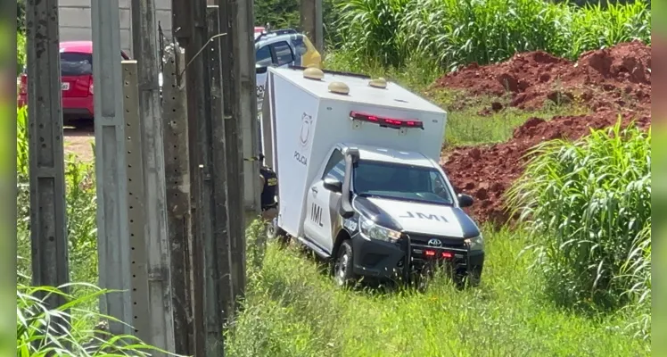 Corpo foi encontrado nos fundos de um empresa, no bairro Boa Vista. 