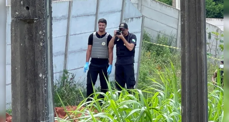 Corpo foi encontrado nos fundos de um empresa, no bairro Boa Vista. 