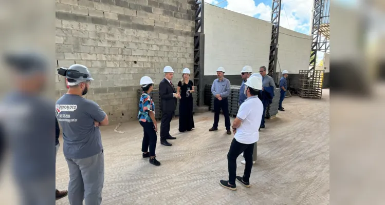 Mariana e outros representantes da Polícia Penal do Estado visitaram a Tecnobloco