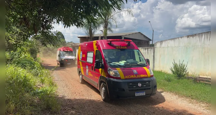 Idoso caiu de cabeça de uma altura de aproximadamente dois metros e ficou inconsciente.