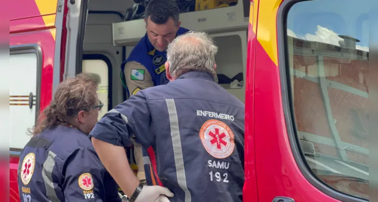 A equipe médica do Samu e o Siate prestaram atendimento e encaminharam o homem para a UPA Santa Paula.