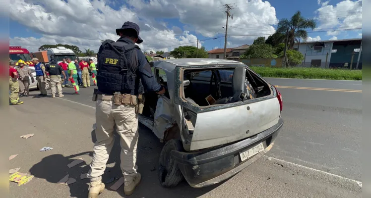 Equipes do Siate e do Samu foram acionadas, prestaram os primeiros atendimentos e conduziram a vítima para a Santa Casa de Ponta Grossa.