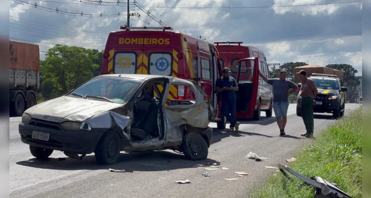 Equipes do Siate e do Samu foram acionadas, prestaram os primeiros atendimentos e conduziram a vítima para a Santa Casa de Ponta Grossa.