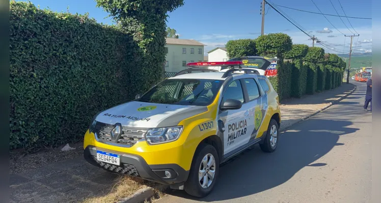 A Polícia Militar também esteve no local e constatou que o condutor da motocicleta não tinha habilitação para dirigir.