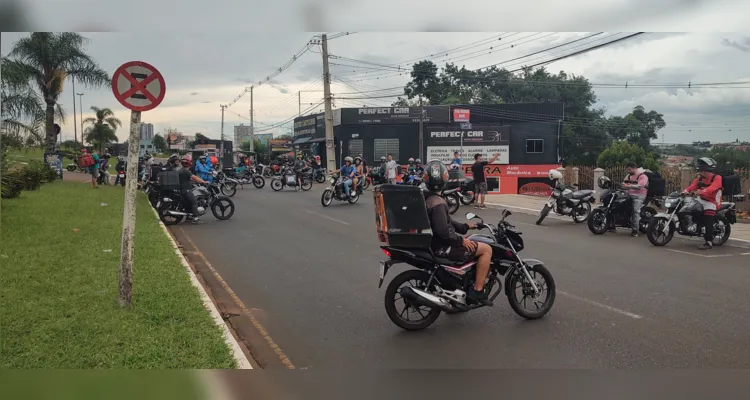 Protesto aconteceu na avenida Bispo Dom Geraldo Pellanda