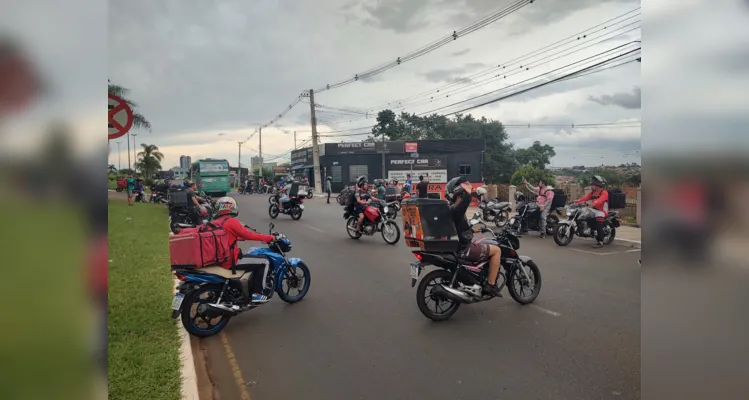 Protesto aconteceu na avenida Bispo Dom Geraldo Pellanda