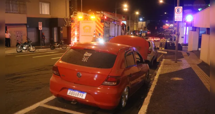 Bombeiros agiram rápido para combater o fogo