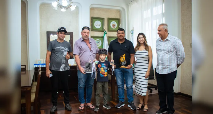 Menino de Tibagi é sucesso no ciclismo com apenas 8 anos