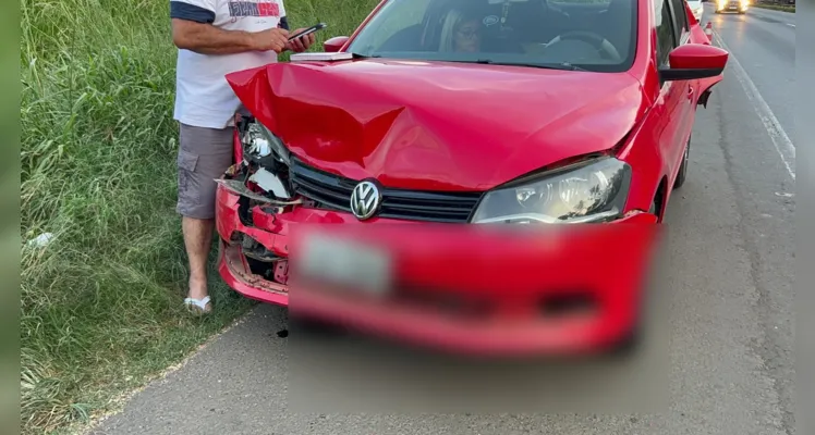 Acidente com dois carros e caminhão é registrado na BR-376