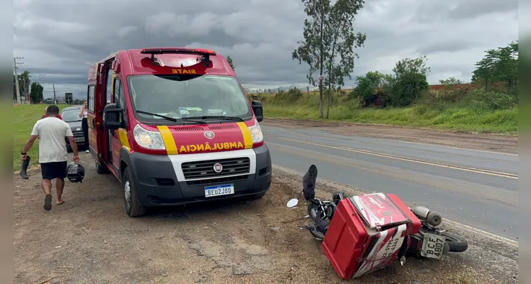 Motociclista fica ferido após colisão com veículo na PR-151