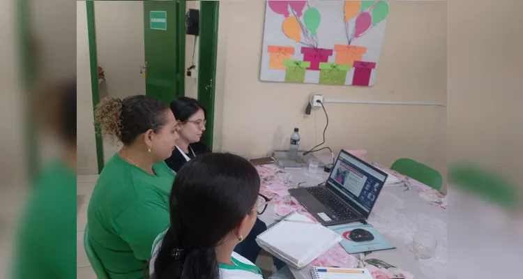 Registros mostram interação e participação dos educadores em mais uma oficina online