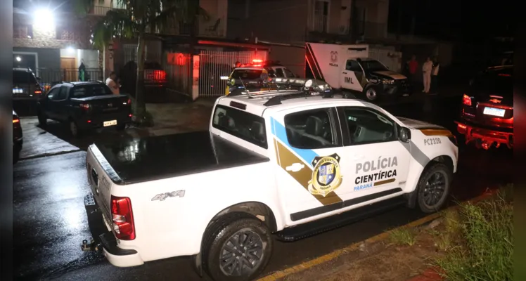 A Polícia Militar, Polícia Civil, Polícia Científica foram acionadas e o Instituto Médico Legal fez o recolhimento do corpo.