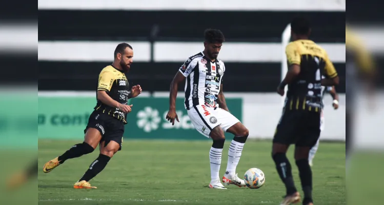 O técnico Rafael Guanaes, foi suspenso na última quinta-feira (15), na partida contra o Athletico Paranaense, depois de três cartões amarelos. 