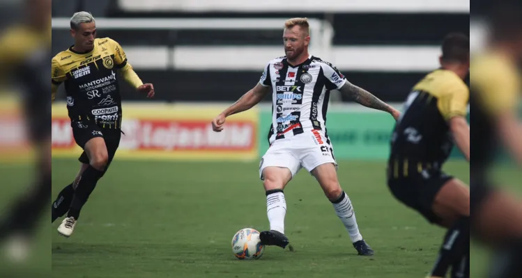 O técnico Rafael Guanaes, foi suspenso na última quinta-feira (15), na partida contra o Athletico Paranaense, depois de três cartões amarelos. 